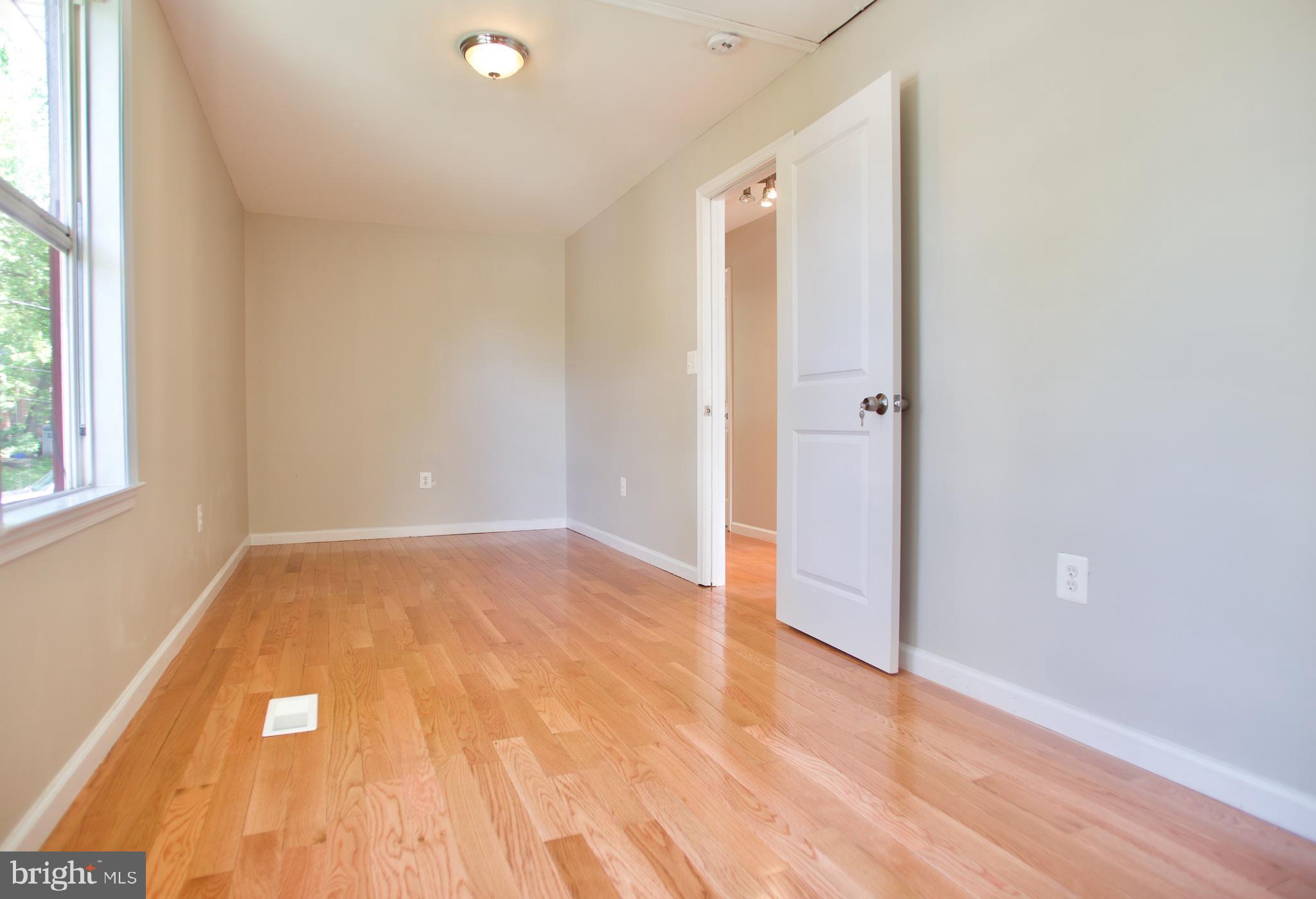 2507 Weisman Road Silver Spring, MD 20902 - Photo 33 of 43 Bed 3