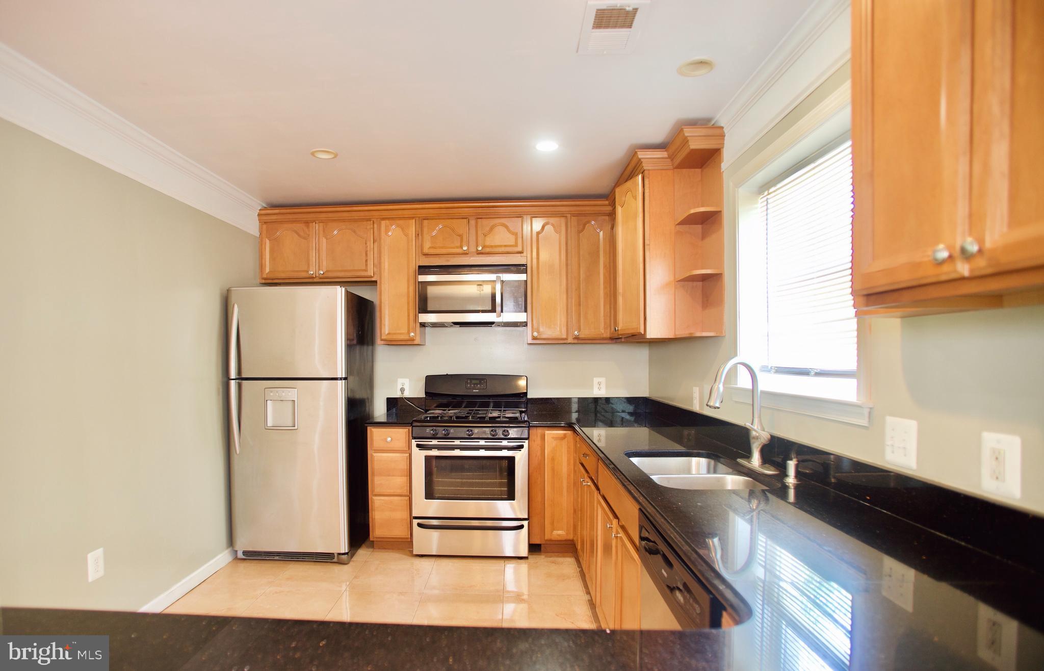 2507 Weisman Road Silver Spring, MD 20902 - Photo 5 of 43