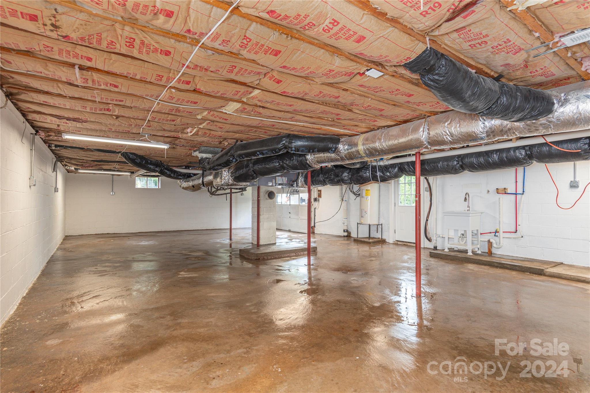1045 North Canton Road Canton, NC 28716 - Photo 21 of 26 a view of an empty room
