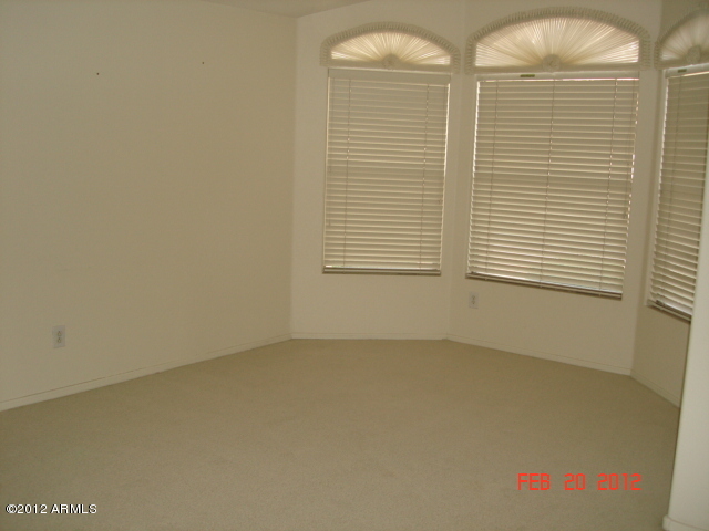 1064 South Riata Street Gilbert, AZ 85296 - Photo 4 of 13 Living Room