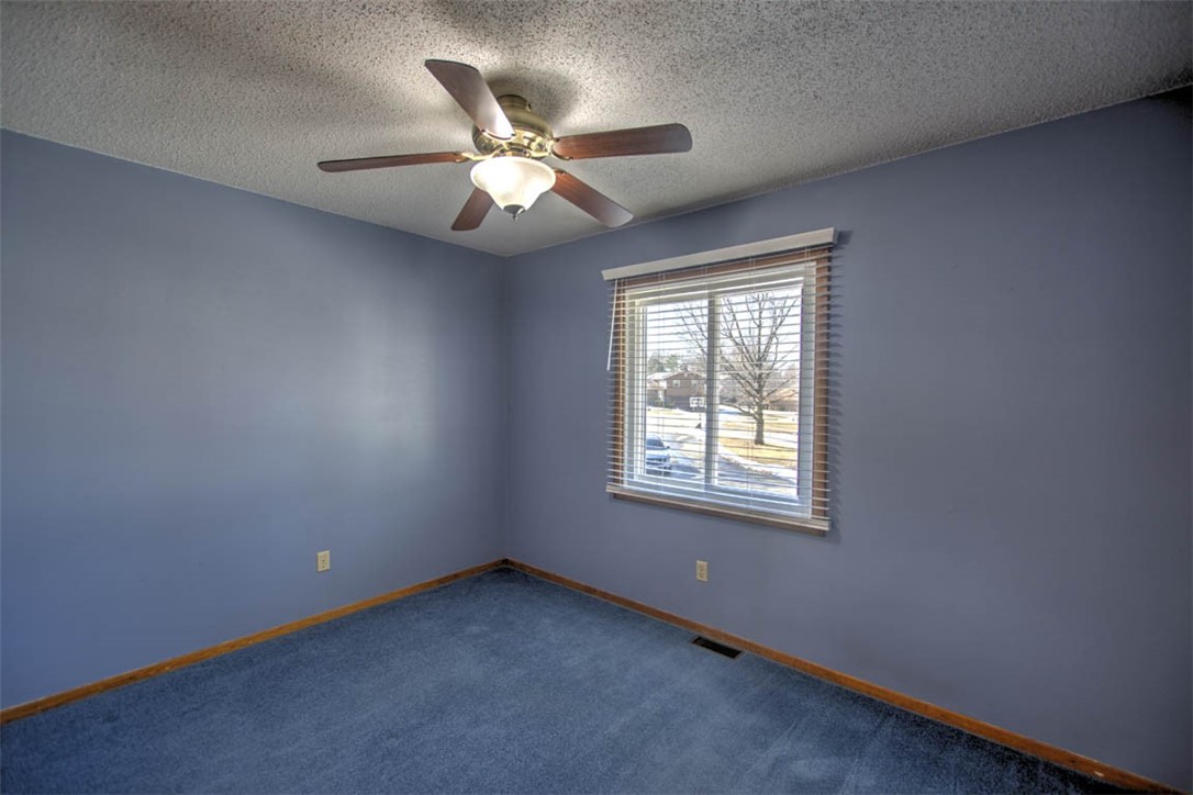 2346 Longwood Place Decatur, IL 62526 - Photo 17 of 29 Gallery Image 17