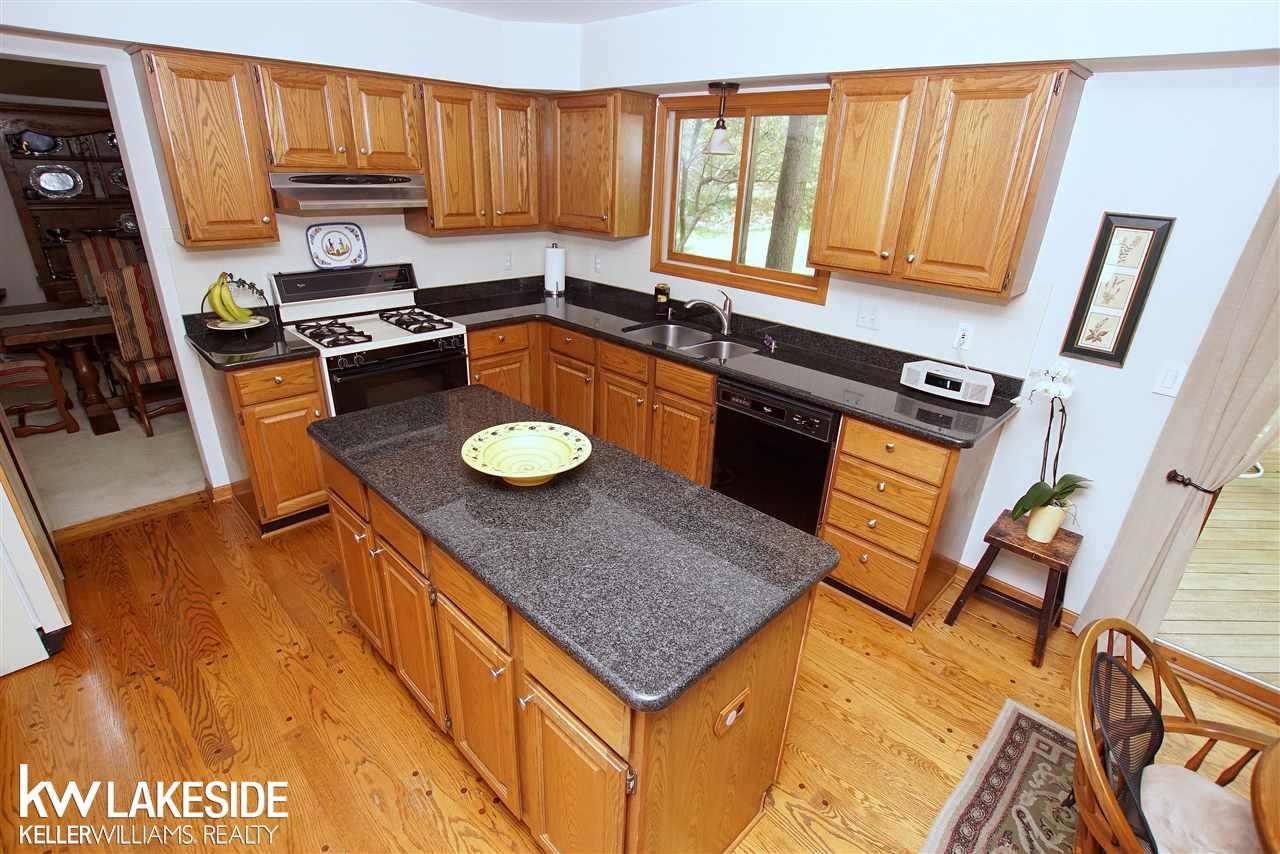 2190 Reagan Drive Rochester Hills, MI 48309 - Photo 12 of 31