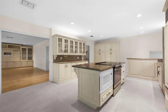 $1,749,000 | 911 Andres Avenue, Coral Gables, FL 33134