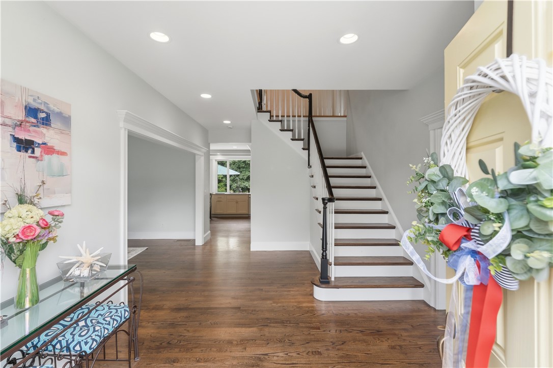 198 Poppasquash Road Bristol, RI 02809 - Photo 19 of 48