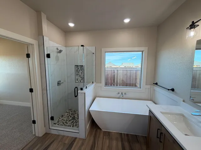 $2,400 | 409 Essex Lane, Wolfforth, TX 79382