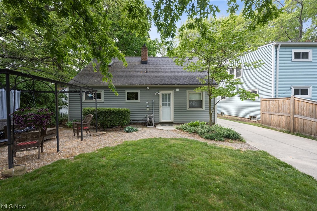23914 Knickerbocker Road Bay Village, OH 44140 - Photo 25 of 33 Gallery Image 25