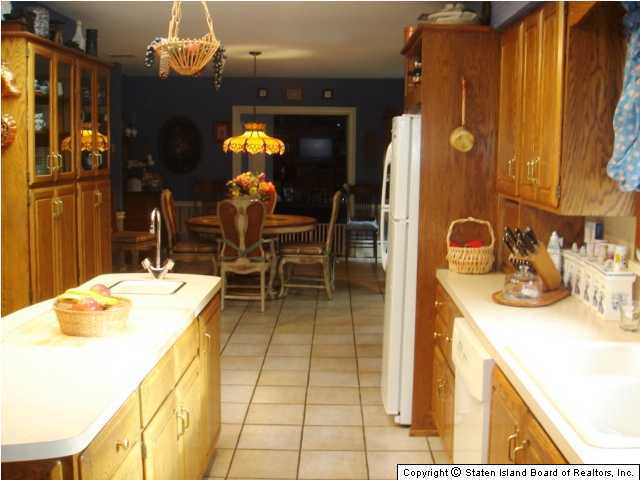 37 Circle Road Staten Island, NY 10304 - Photo 2 of 9 Additional Photo