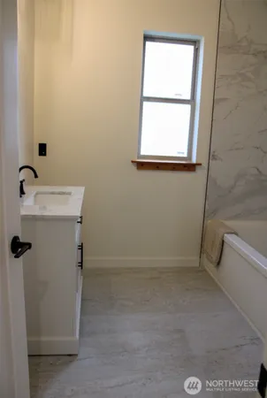 view of an empty room with wooden floor