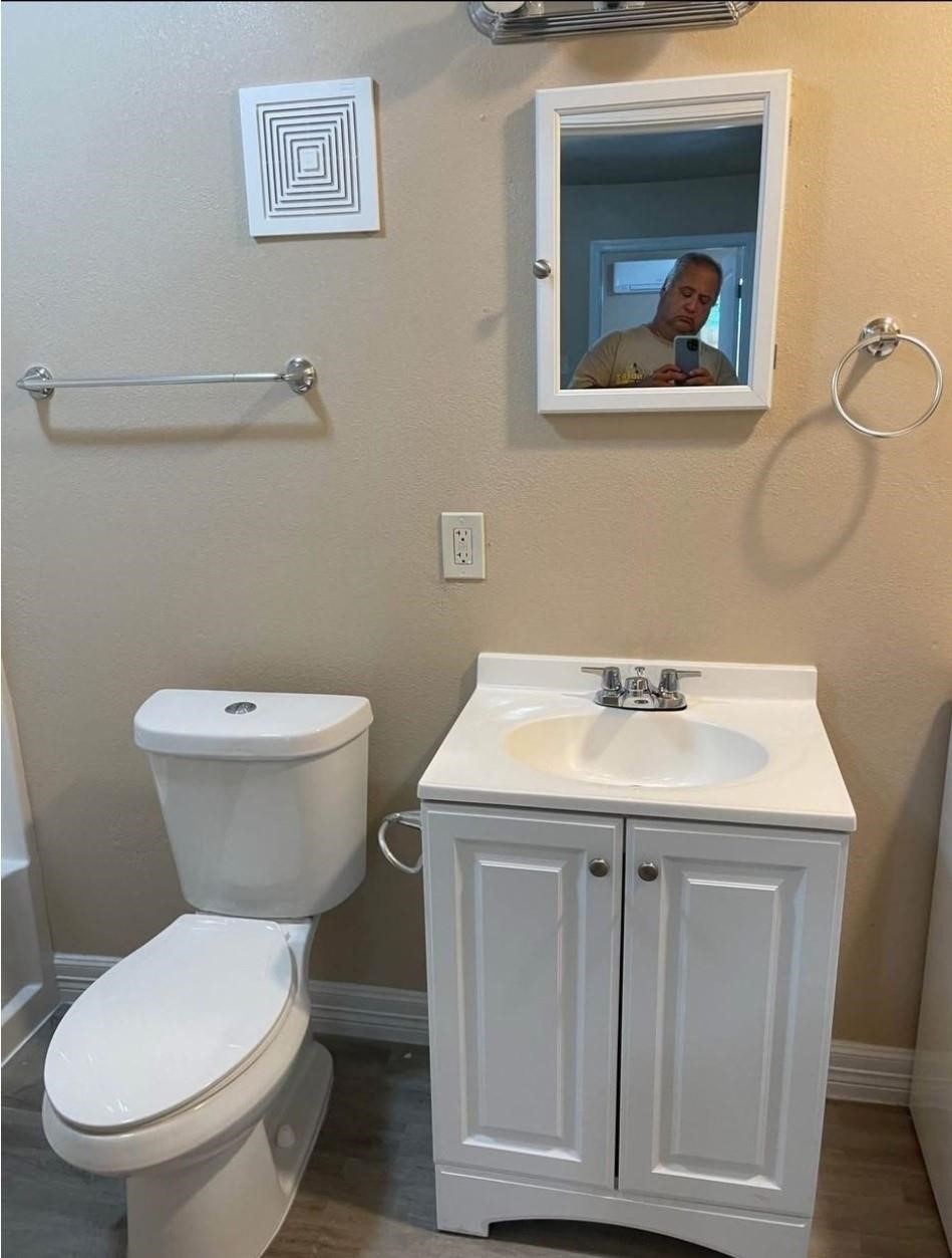 1010 Airline North Rosharon, TX 77583 - Photo 36 of 39 ADU Bathroom