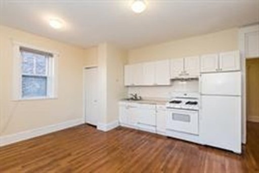 141 Chiswick Road, Unit 3 Boston, MA 02135 - Photo 3 of 9
