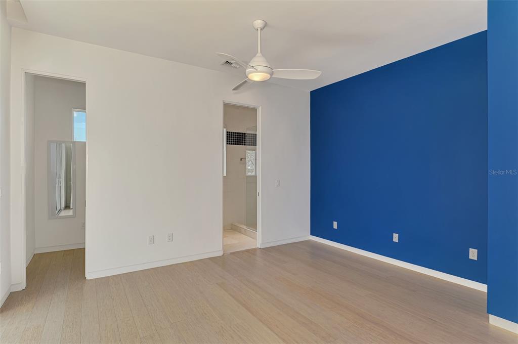 7410 Manasota Key Road Englewood, FL 34223 - Photo 33 of 45 an empty room with a bathroom