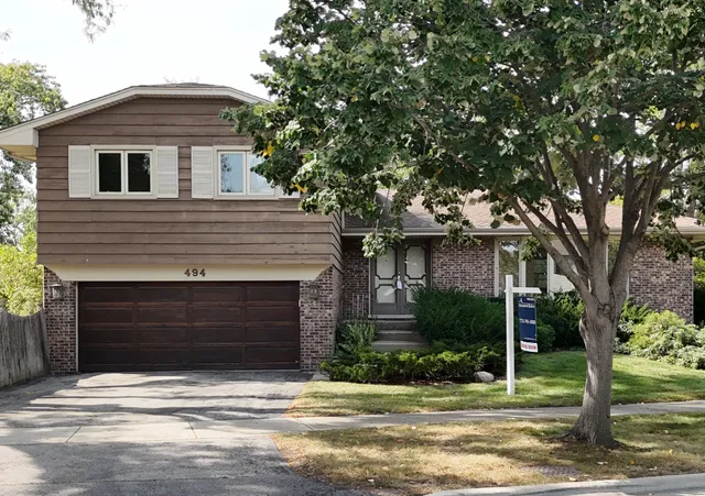 $699,998 | 494 Atwood Court, Elmhurst, IL 60126