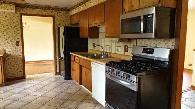 $699,998 | 494 Atwood Court, Elmhurst, IL 60126