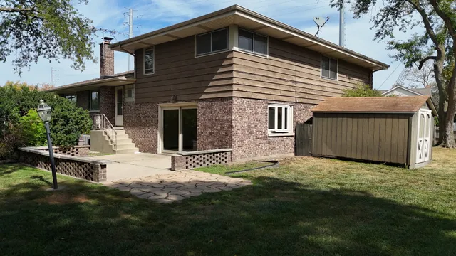 $699,998 | 494 Atwood Court, Elmhurst, IL 60126