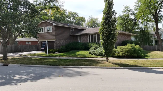$699,998 | 494 Atwood Court, Elmhurst, IL 60126