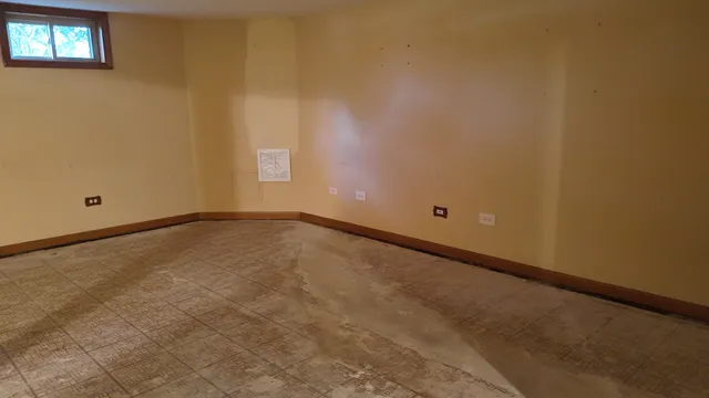 $699,998 | 494 Atwood Court, Elmhurst, IL 60126