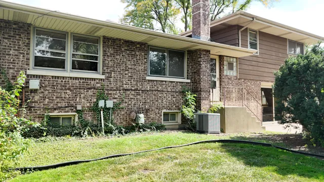 $699,998 | 494 Atwood Court, Elmhurst, IL 60126