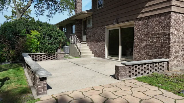 $699,998 | 494 Atwood Court, Elmhurst, IL 60126