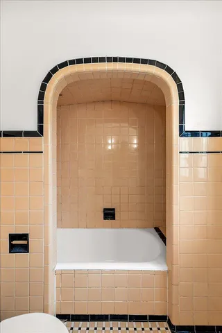 $129,000 | 5511 Devonshire Road, Detroit, MI 48224