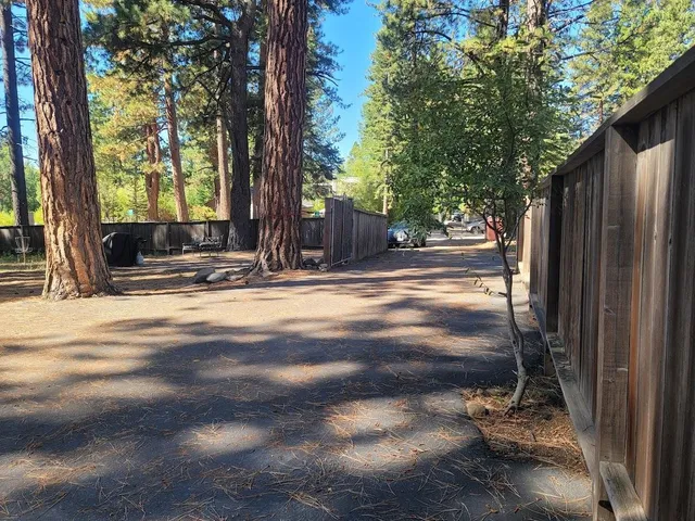 a view of a tennis court