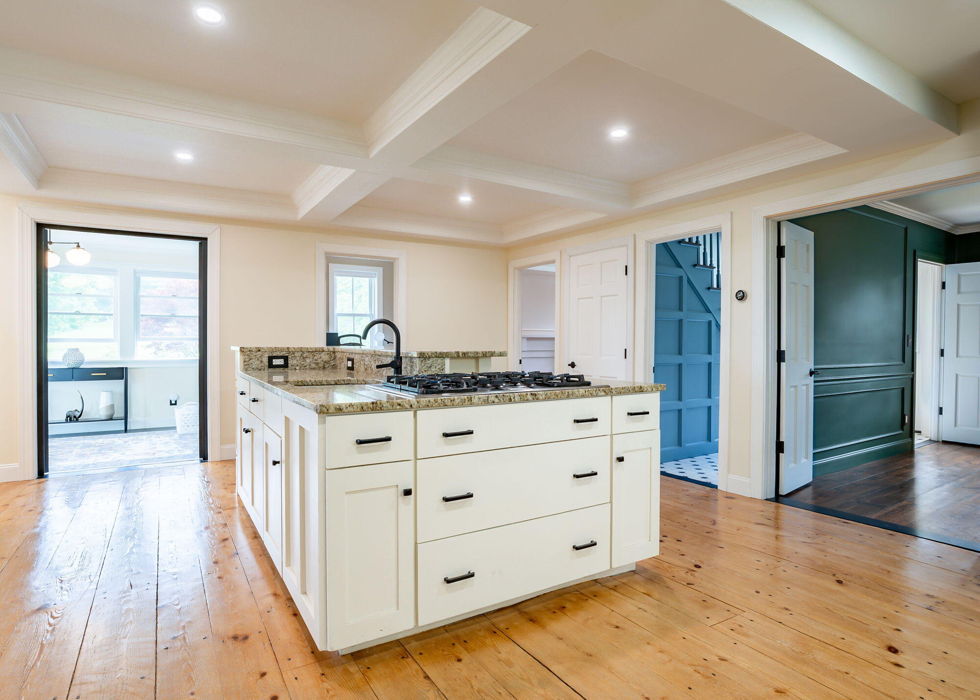 102 Kimball Corner Road Naples, ME 04055 - Photo 19 of 53 Breakfast bar