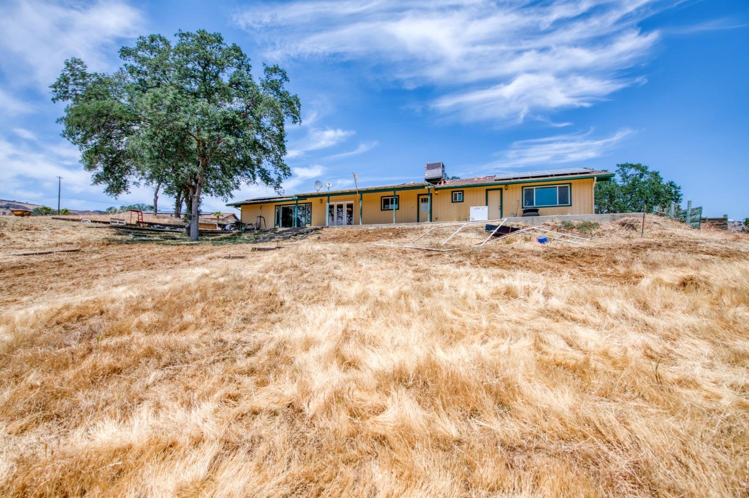 22452 Goldrush Lane Clovis, CA 93619 - Photo 28 of 36 a view of a house with a snow