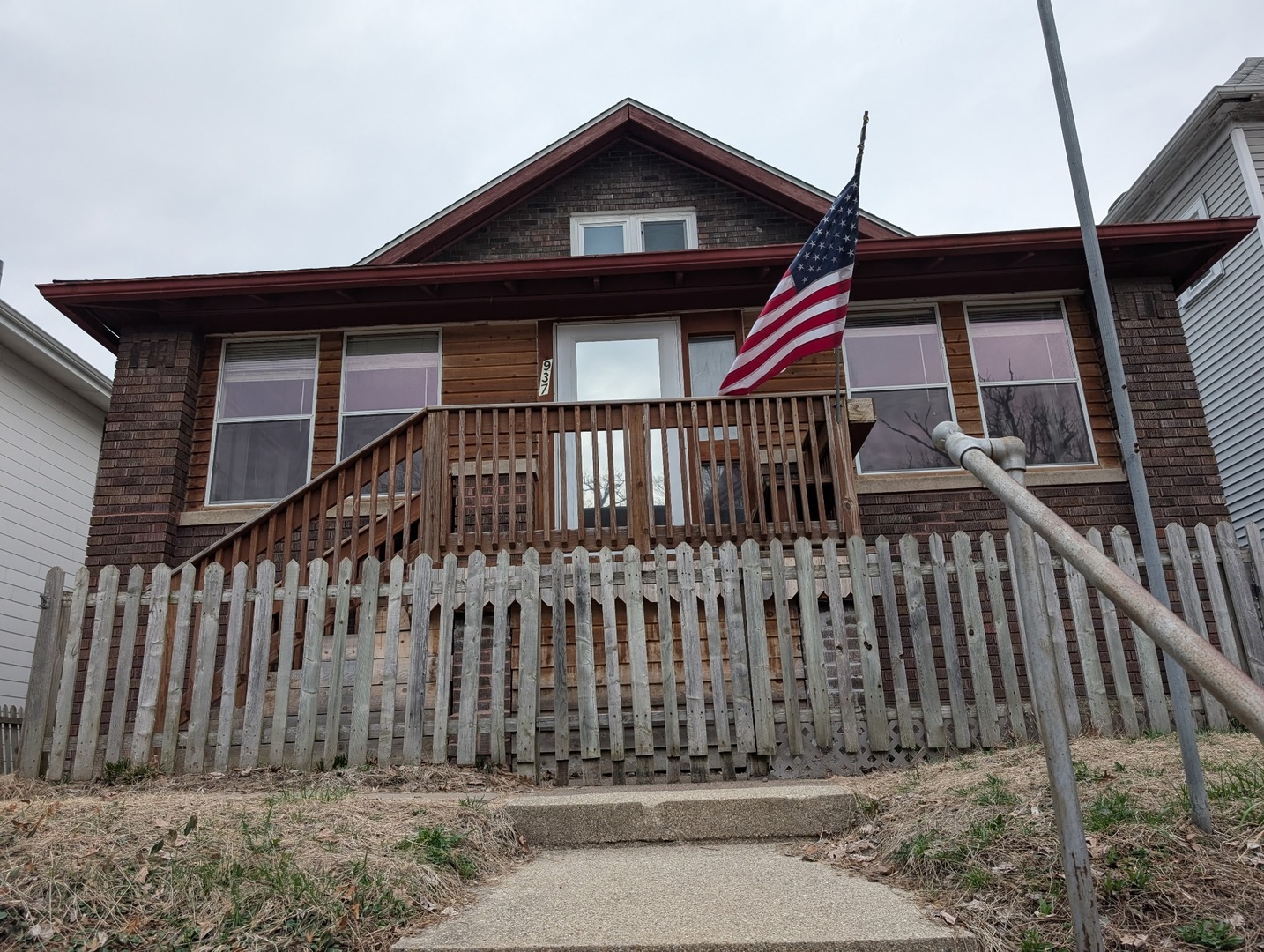 937 25th Street Moline, IL 61265 - Photo 1 of 24