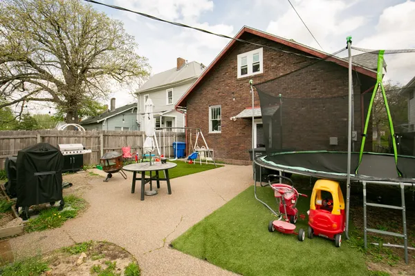 $164,900 | 937 25th Street, Moline, IL 61265