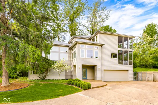 $999,900 | 9622 West Shore Drive, Columbus, IN 47201