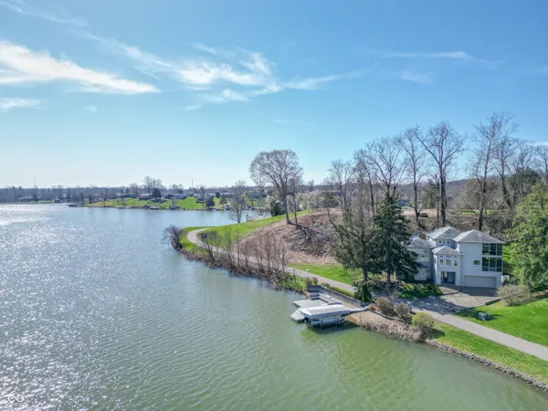 $1,099,900 | 9622 West Shore Drive, Columbus, IN 47201