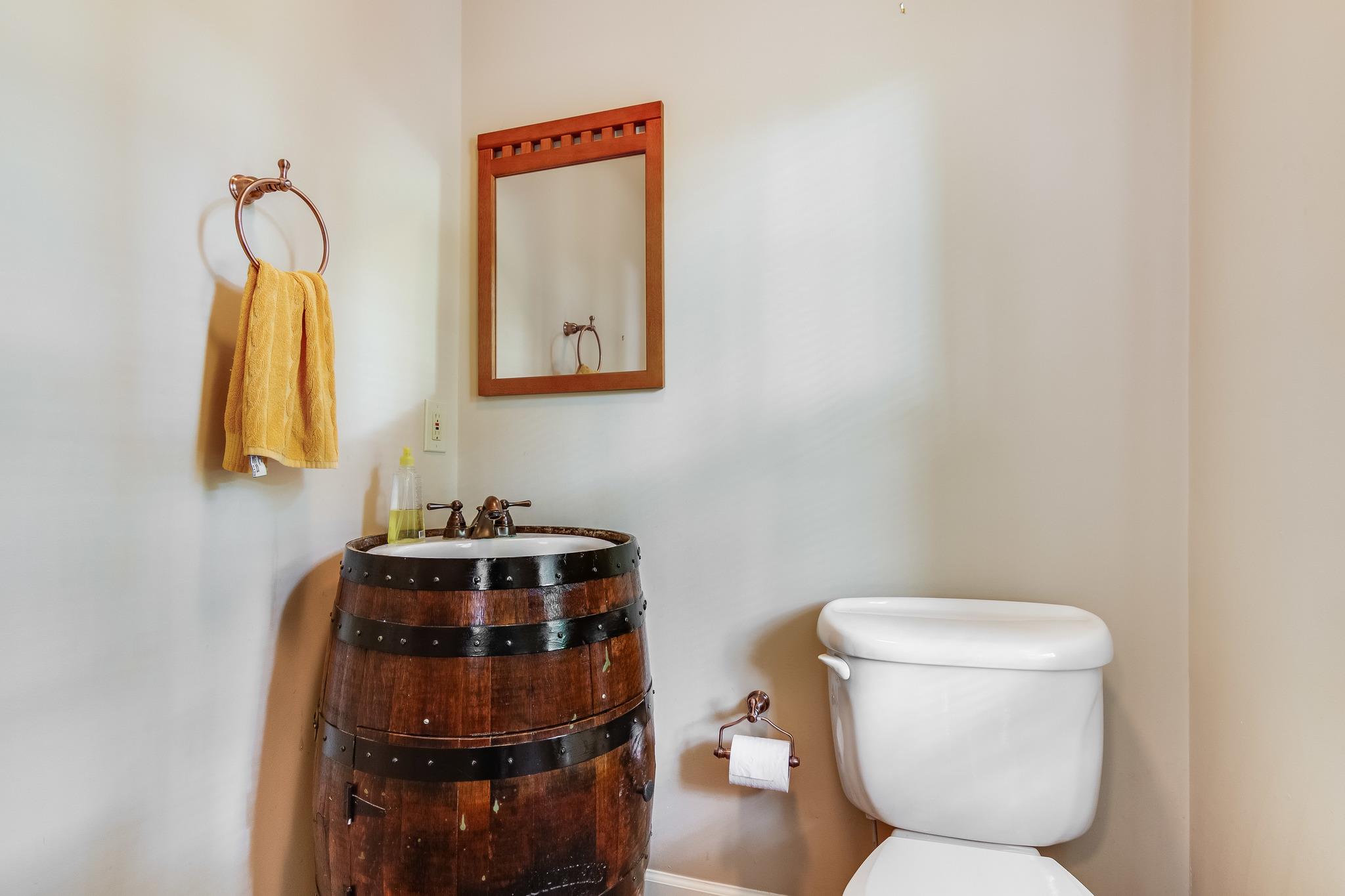 1518 Avon Road Murfreesboro, TN 37129 - Photo 8 of 22 a bathroom with a toilet and a sink