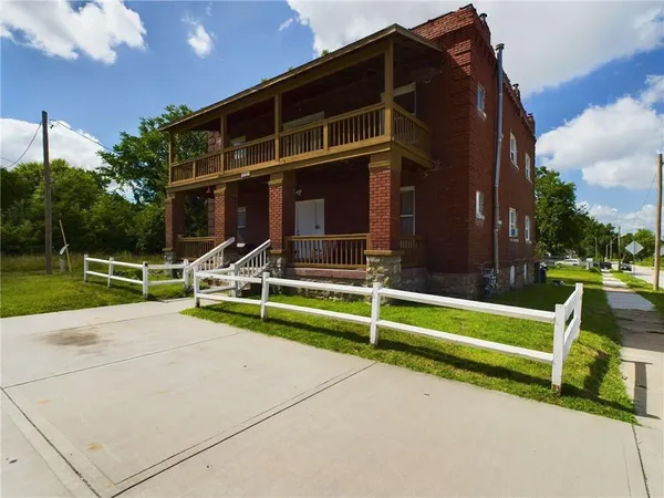 $340,000 | 2416 East 22nd Street, Kansas City, MO 64127