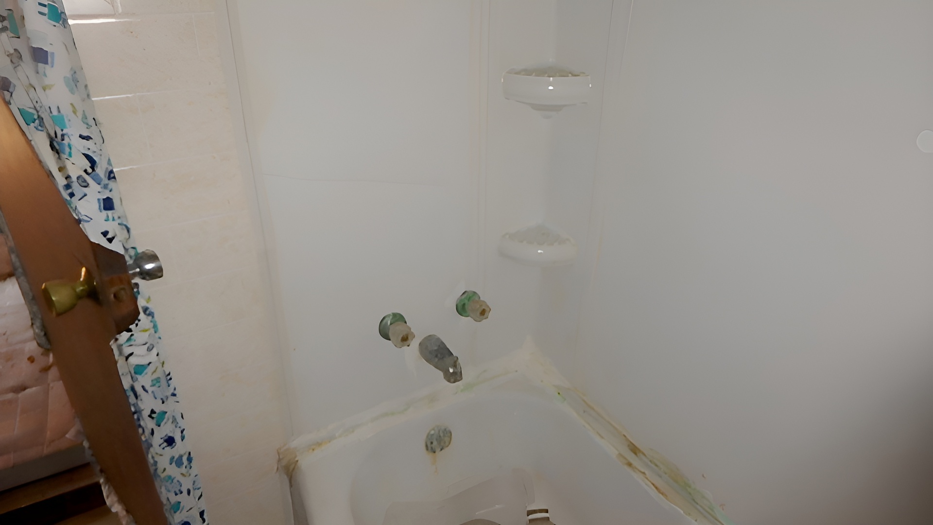 3136 North 17060E Road Momence, IL 60954 - Photo 11 of 19 a bathroom with a bathtub