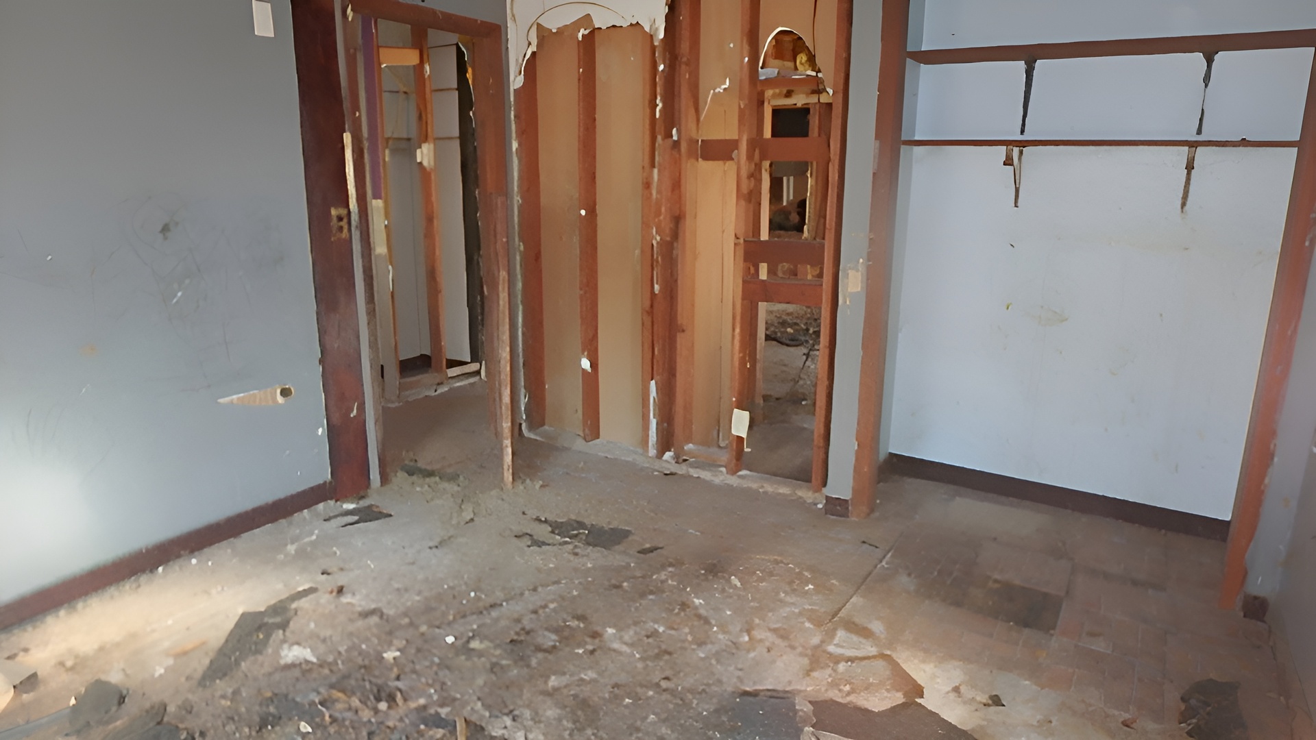 3136 North 17060E Road Momence, IL 60954 - Photo 15 of 19 an empty room with a door
