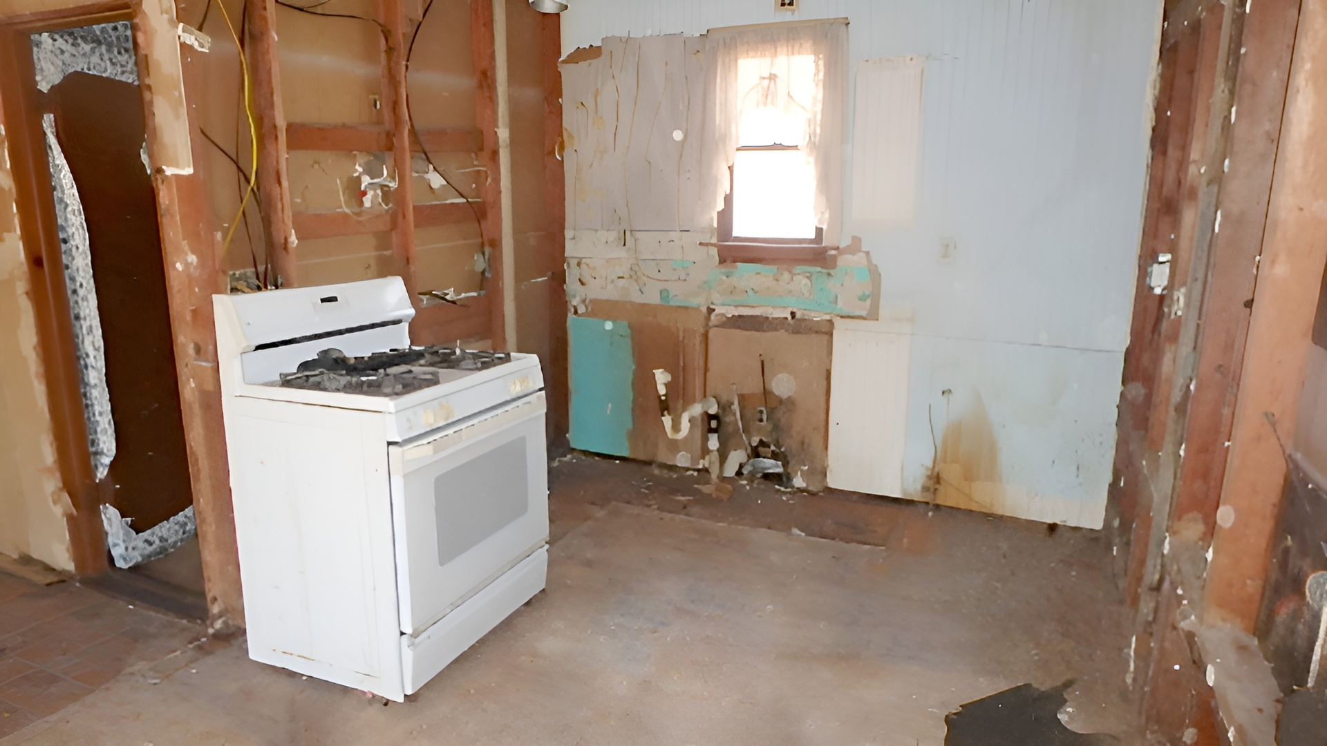 3136 North 17060E Road Momence, IL 60954 - Photo 7 of 19 a view of kitchen and utility room