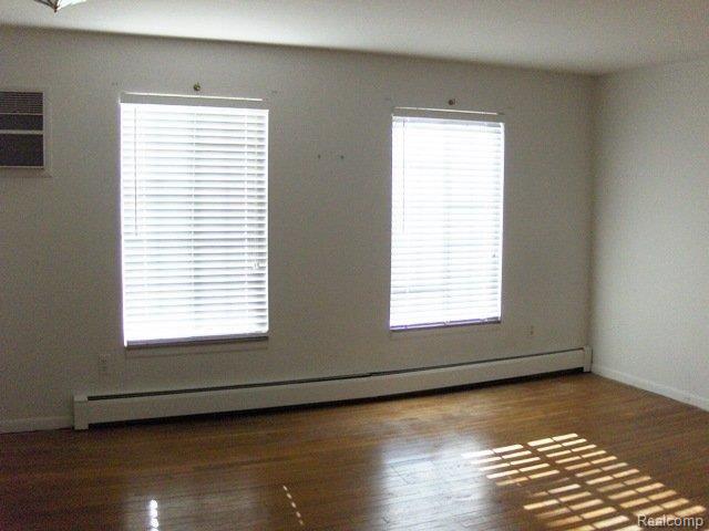 457 Miller Avenue, Unit 28 Rochester, MI 48307 - Photo 11 of 24 Master Bedroom