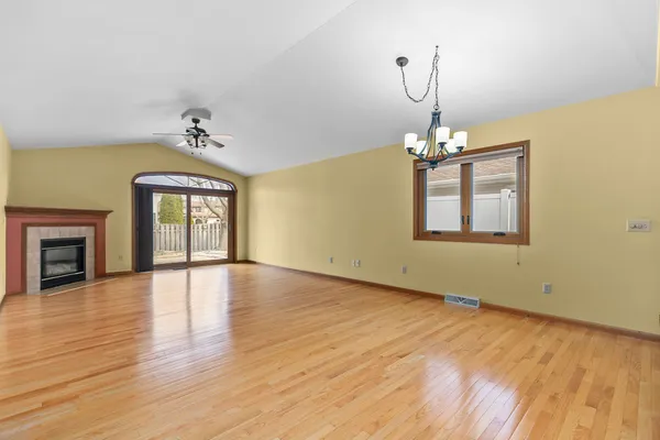 $264,900 | 1274 West 18th Avenue, Oshkosh, WI 54902