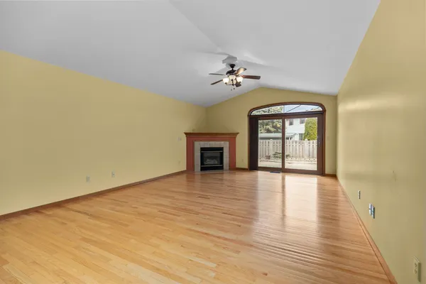$264,900 | 1274 West 18th Avenue, Oshkosh, WI 54902