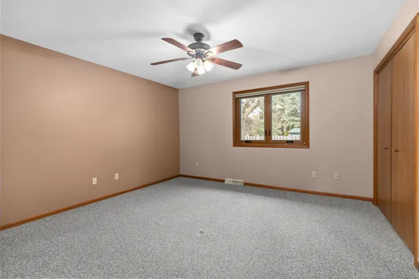 $264,900 | 1274 West 18th Avenue, Oshkosh, WI 54902