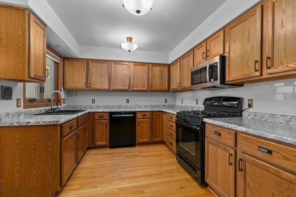 $264,900 | 1274 West 18th Avenue, Oshkosh, WI 54902