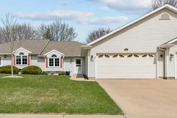 $264,900 | 1274 West 18th Avenue, Oshkosh, WI 54902