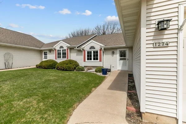 $264,900 | 1274 West 18th Avenue, Oshkosh, WI 54902