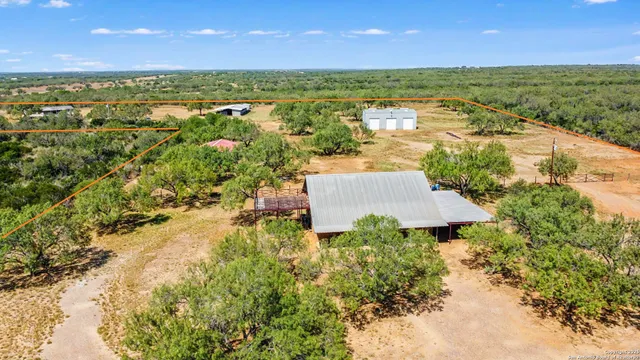 $1,500,000 | 20757 Highway 83, Laredo, TX 78045