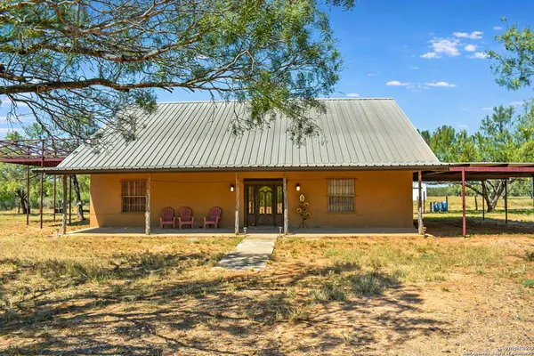 $1,500,000 | 20757 Highway 83, Laredo, TX 78045