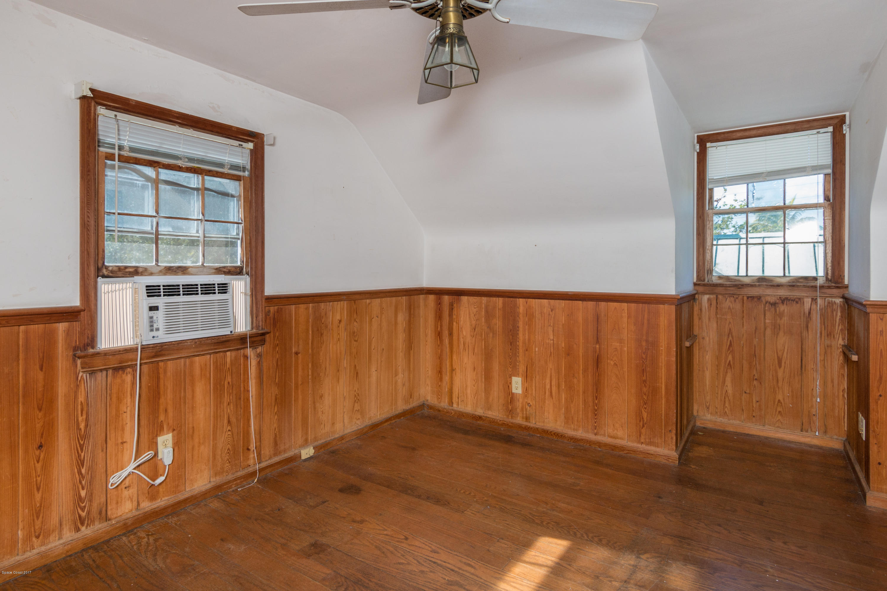 915 South Riverside Drive Indialantic, FL 32903 - Photo 14 of 30 large-15