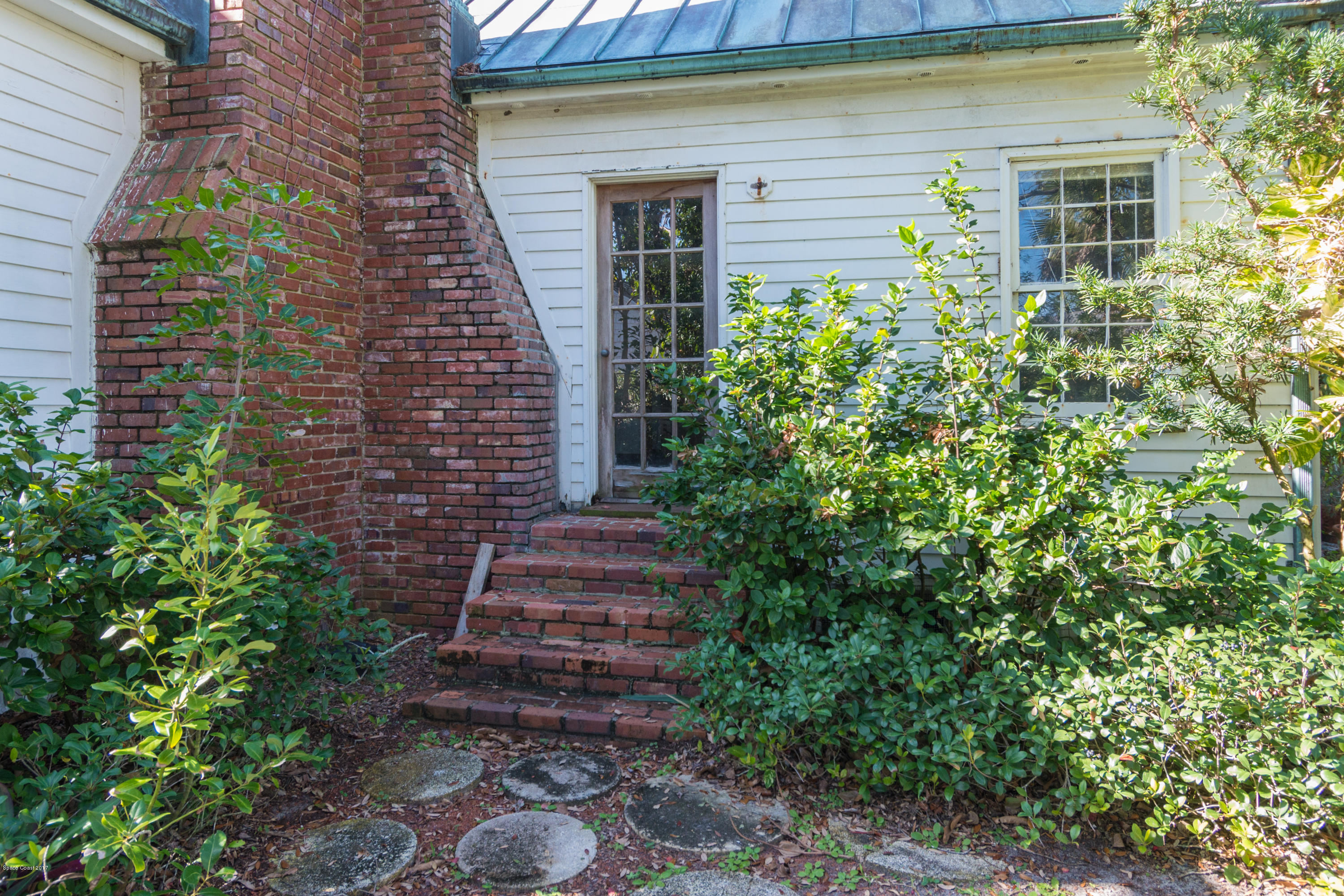 915 South Riverside Drive Indialantic, FL 32903 - Photo 25 of 30 large-26