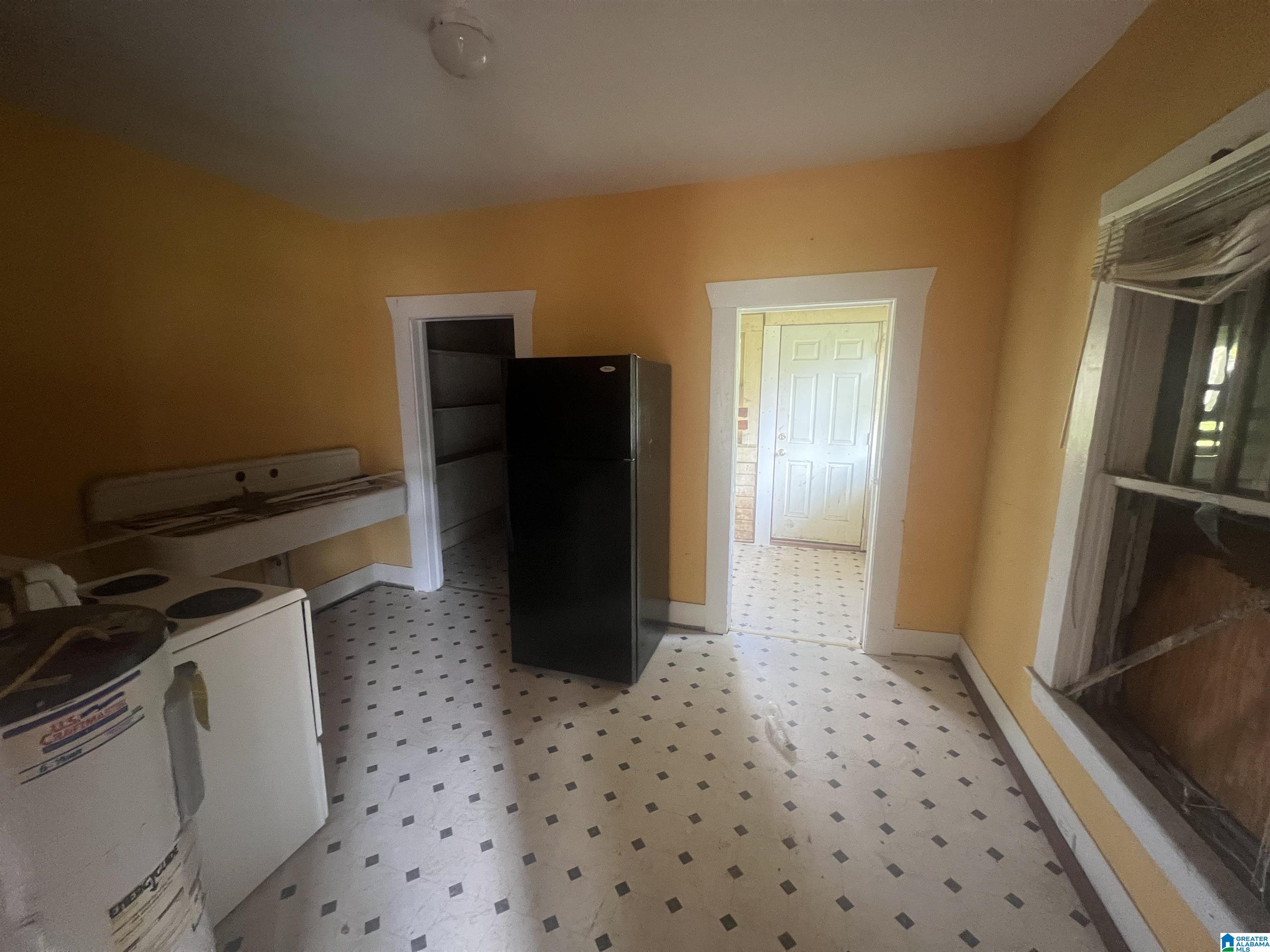 516 Southwest Fulton Avenue Birmingham, AL 35211 - Photo 5 of 10