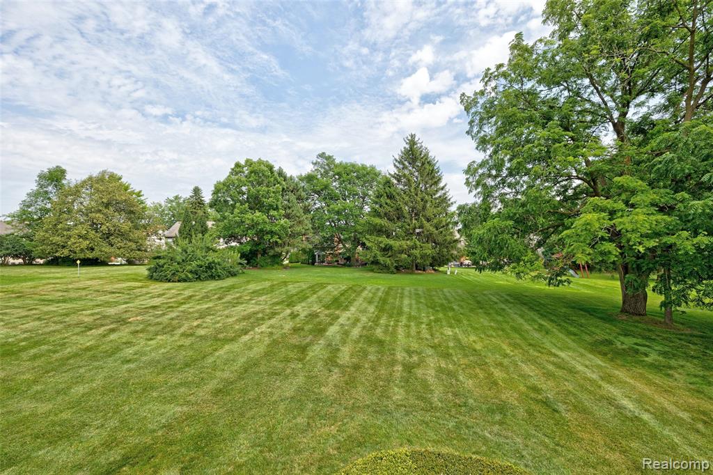 1692 Edinborough Drive Rochester Hills, MI 48306 - Photo 43 of 53