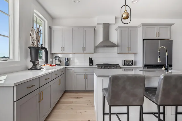 $1,100,000 | 144 Mariners Cove, St. Joseph, MI 49085