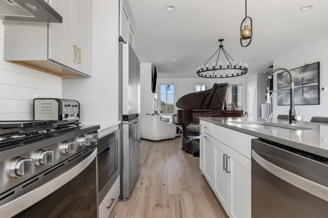 $1,100,000 | 144 Mariners Cove, St. Joseph, MI 49085